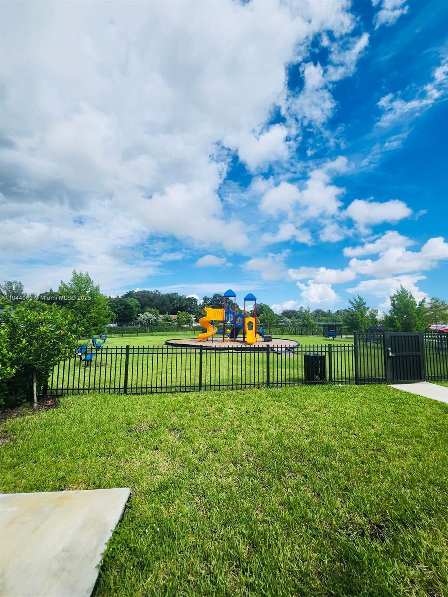 GOLF ESTS 1ST ADDN - Residential