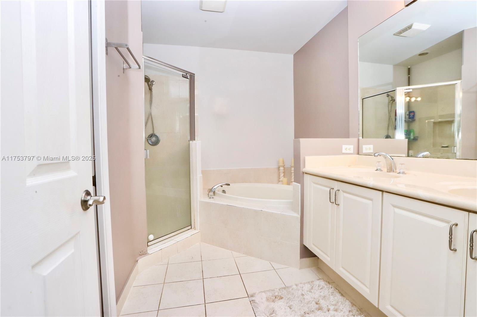 VILLA MEDICI CONDO - Residential
