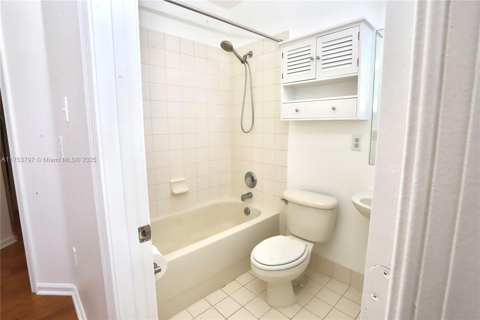 VILLA MEDICI CONDO - Residential