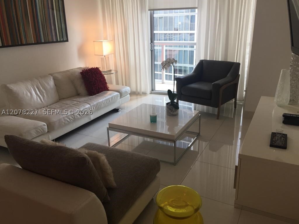485 Brickell Ave 1811