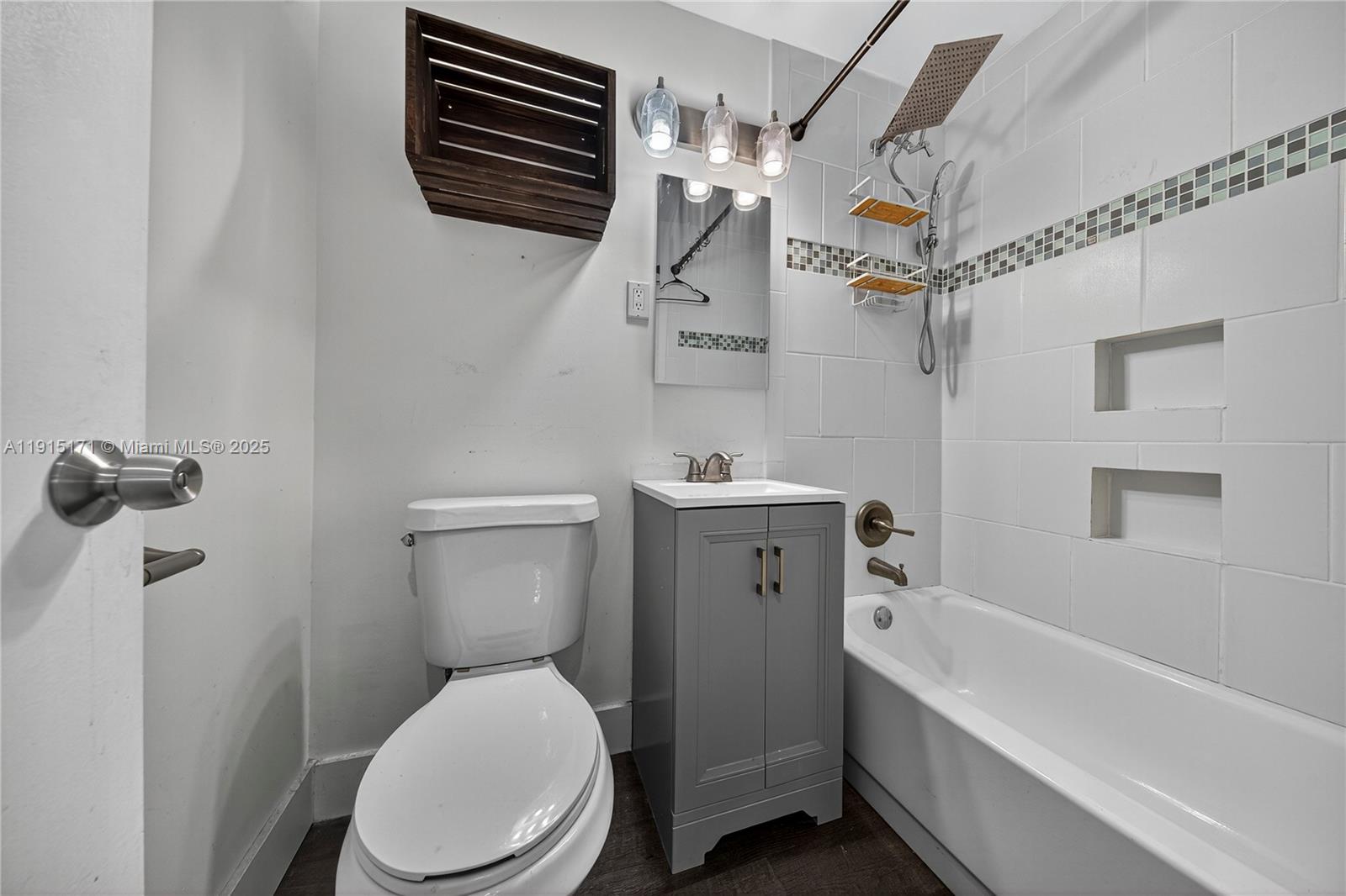 17TH TERRACE CONDOMINIUM - Residential Lease