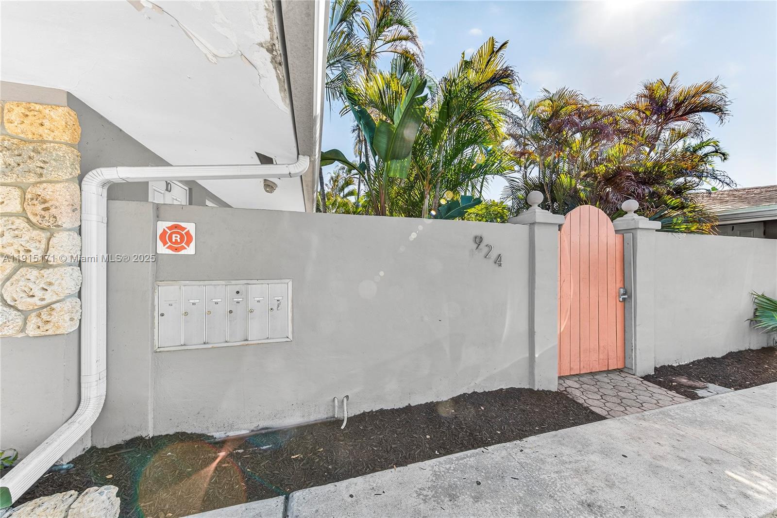 17TH TERRACE CONDOMINIUM - Residential Lease