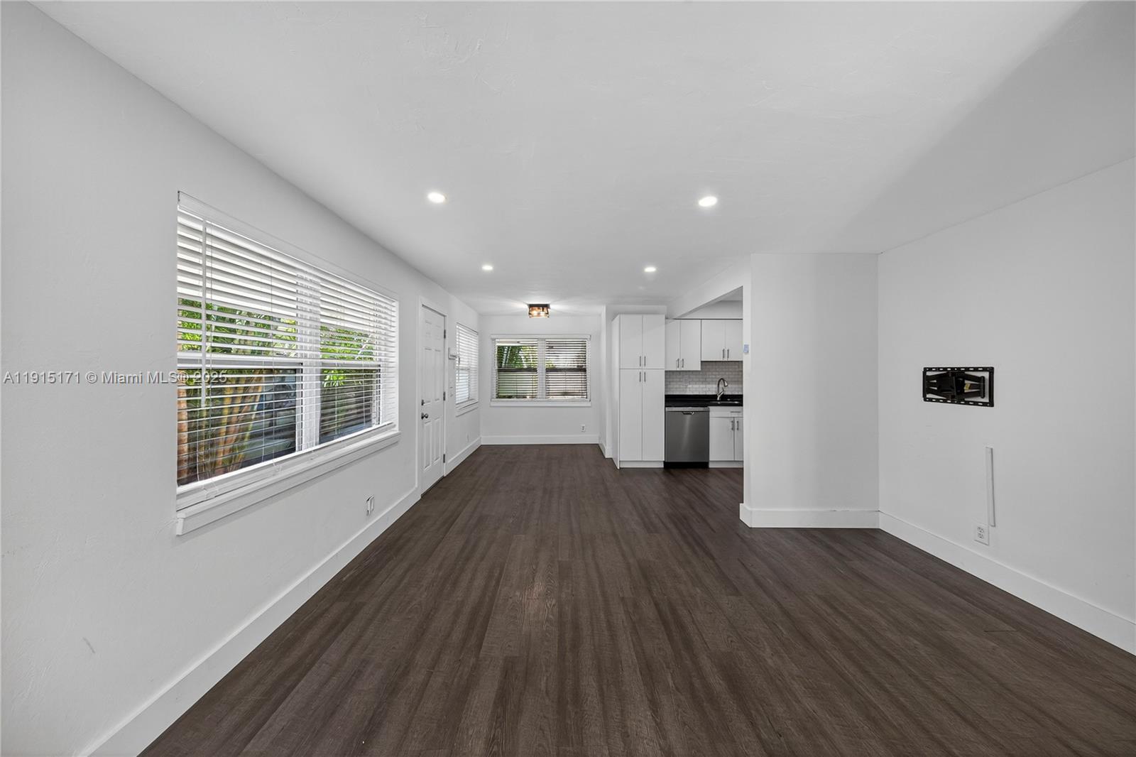 17TH TERRACE CONDOMINIUM - Residential Lease