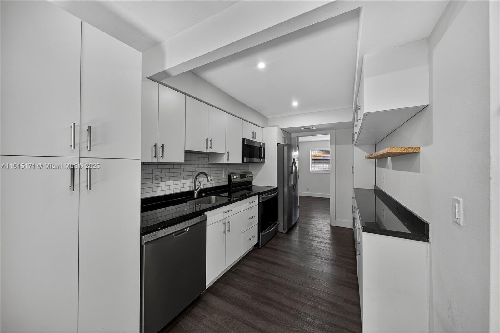 17TH TERRACE CONDOMINIUM - Residential Lease