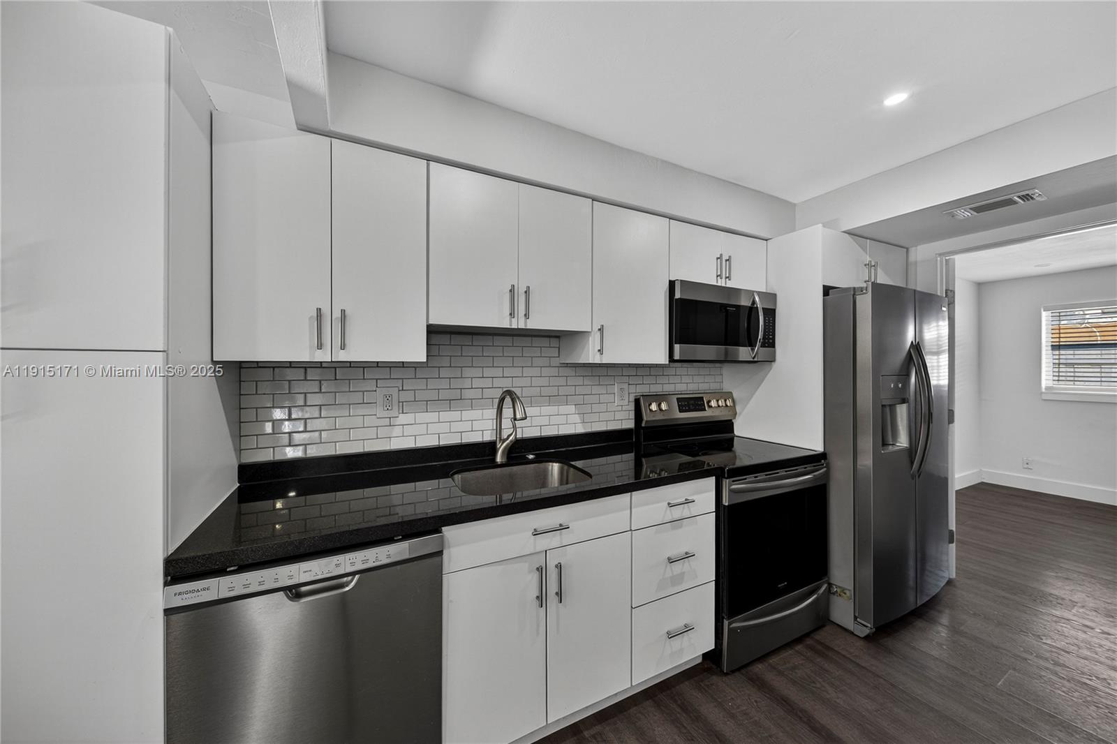 17TH TERRACE CONDOMINIUM - Residential Lease