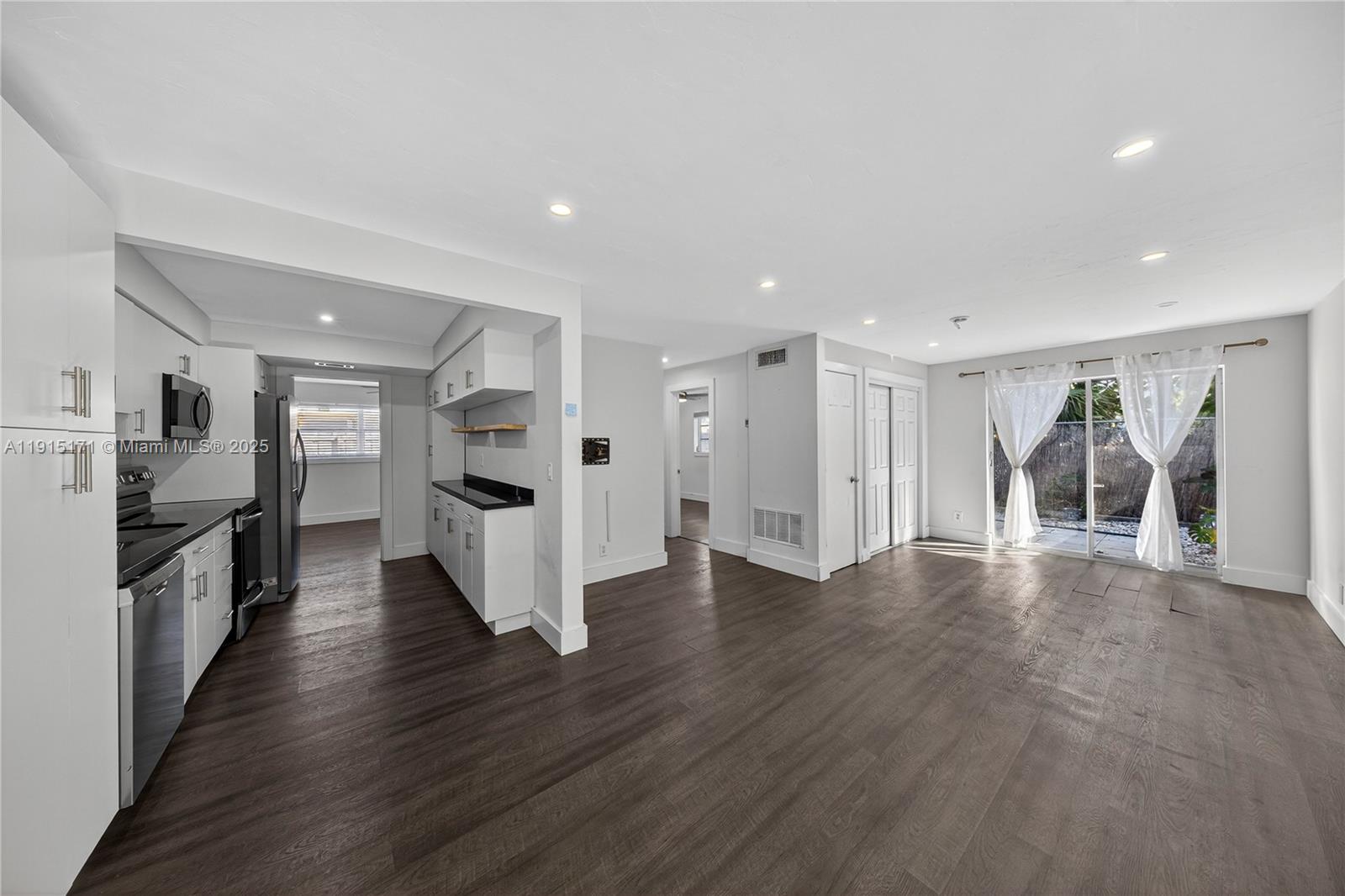 17TH TERRACE CONDOMINIUM - Residential Lease