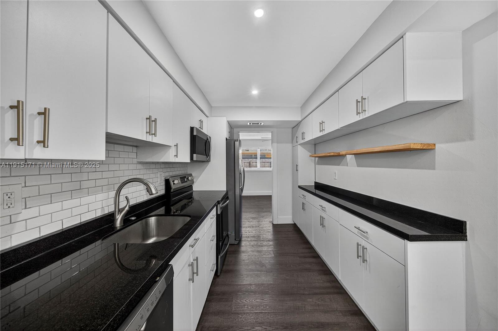 17TH TERRACE CONDOMINIUM - Residential Lease