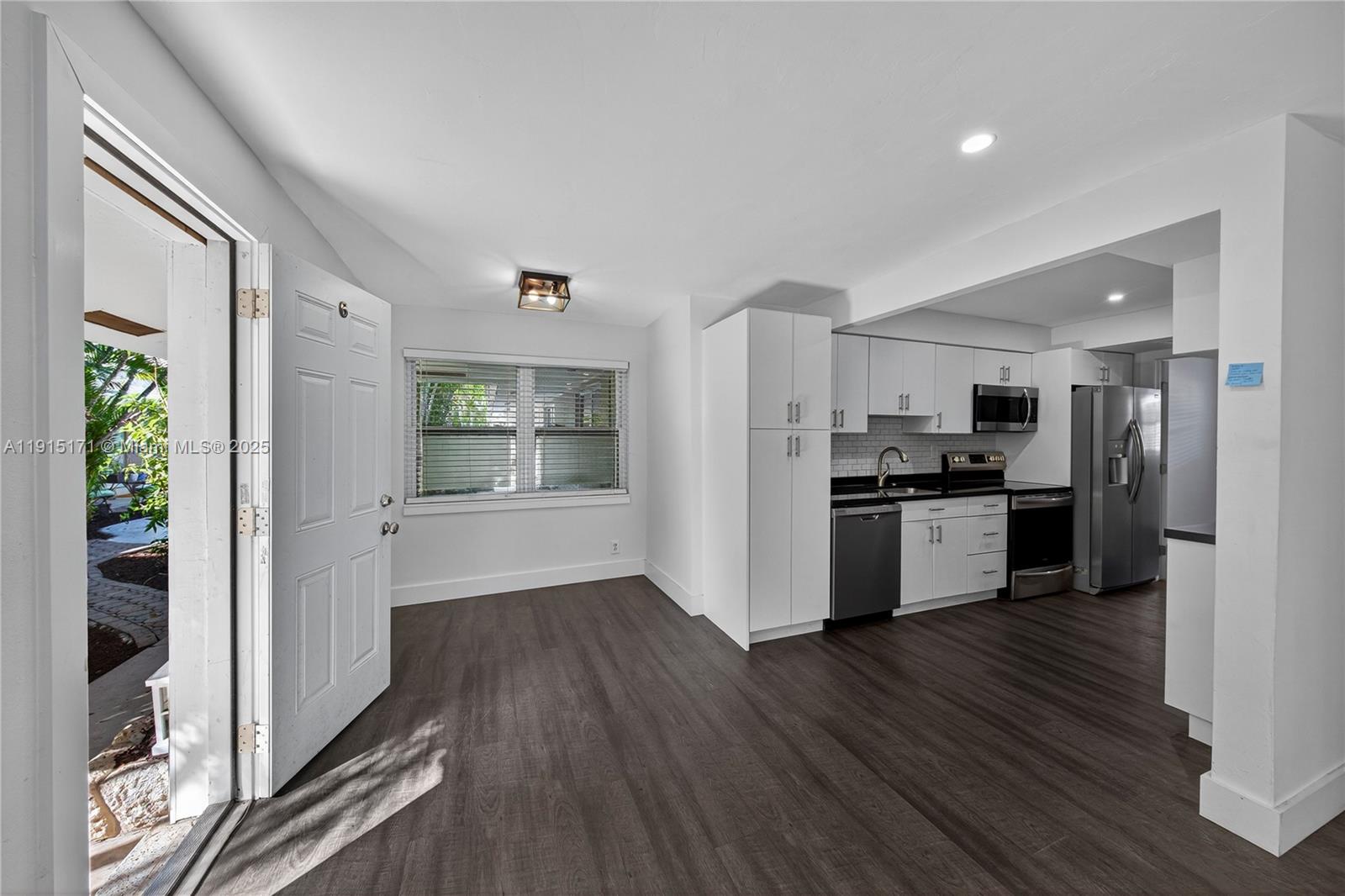 17TH TERRACE CONDOMINIUM - Residential Lease