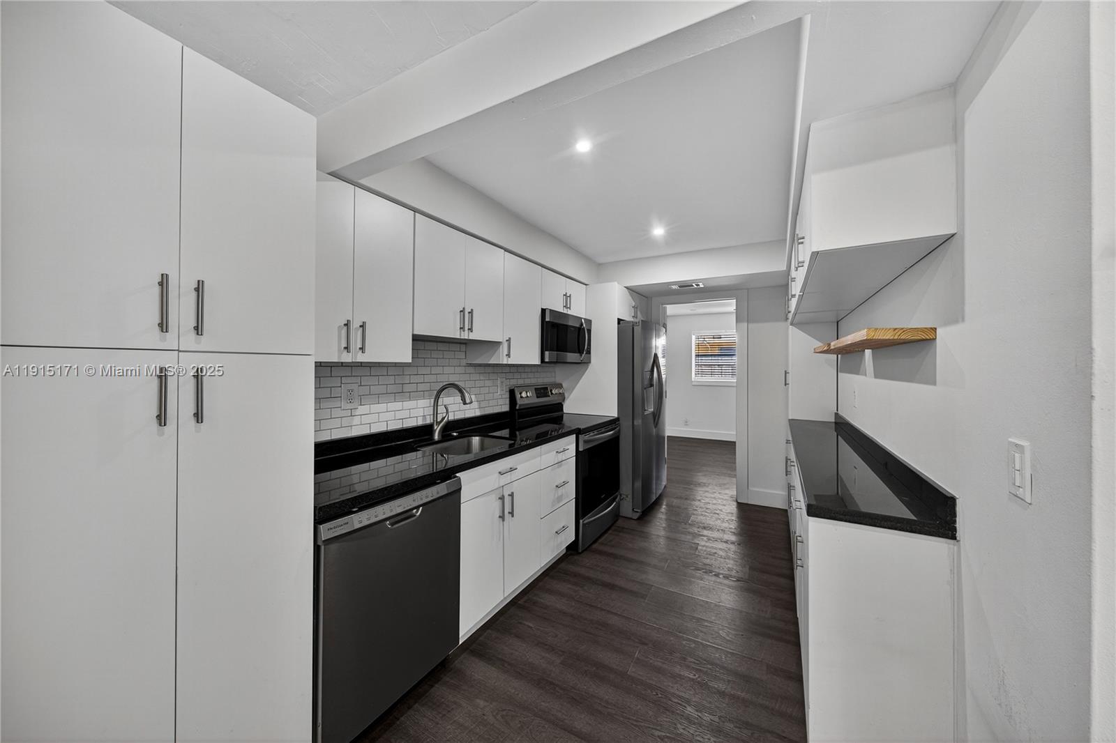 17TH TERRACE CONDOMINIUM - Residential Lease