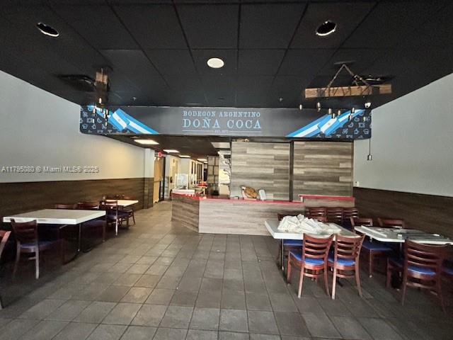 Location Location North Kendall Dr is the best location to lease a second genaration restaurant with full back Kitchen with walking refrigeration and ADA bathrooms.2300 SQFT with covered outdoor terrace.
Bring your Best customer.
No Key money.!! call listing agent