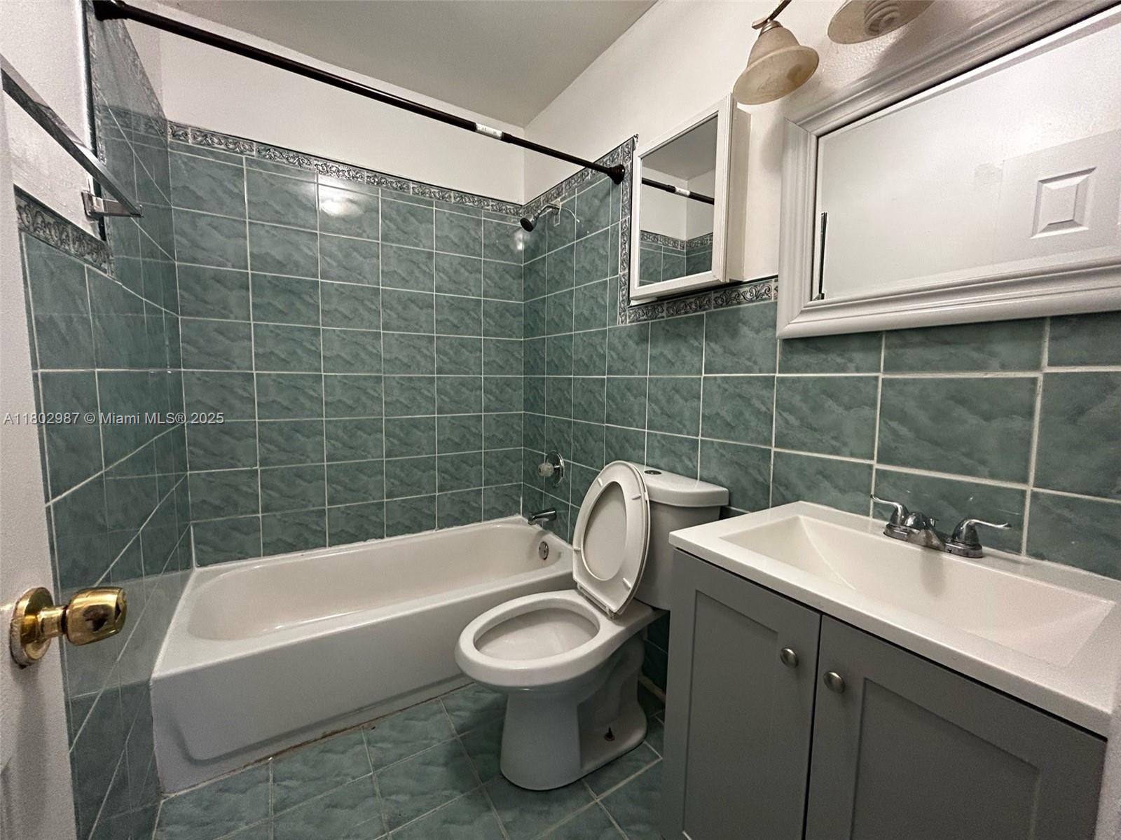 2401 NW 15th St 1