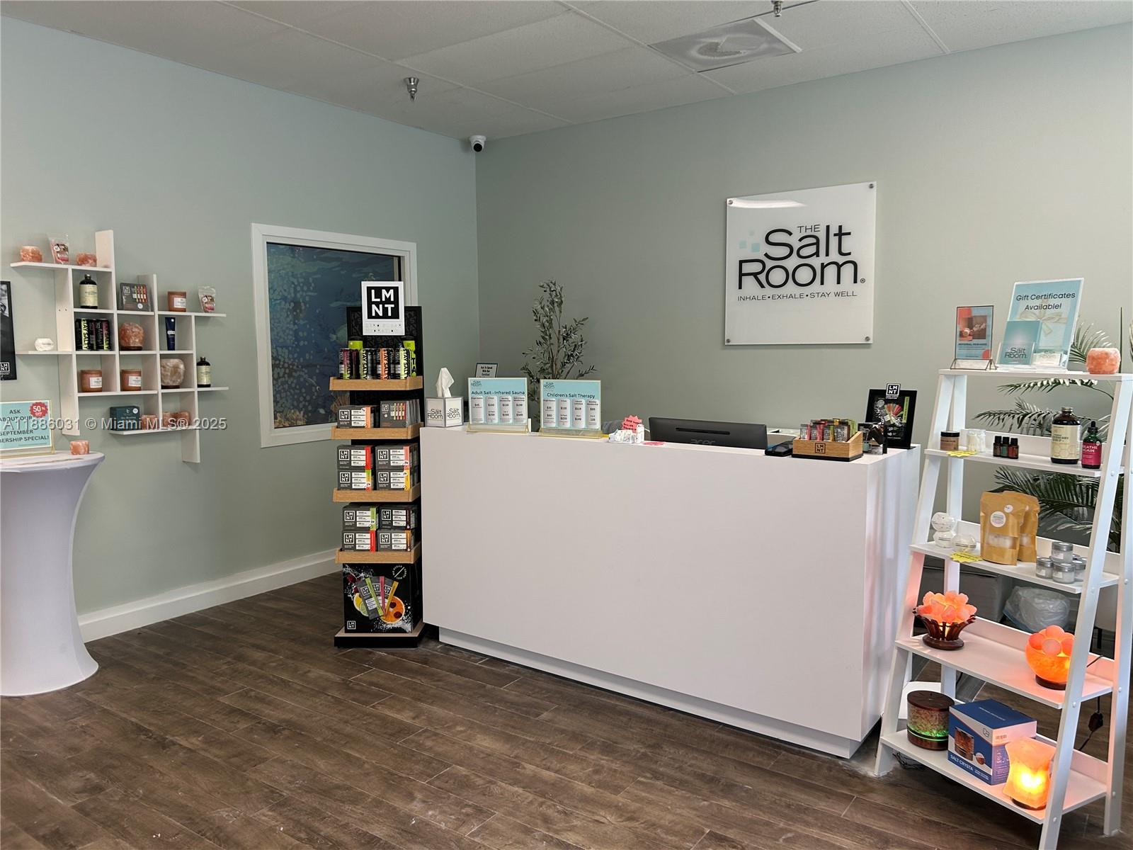 1233 N University Dr