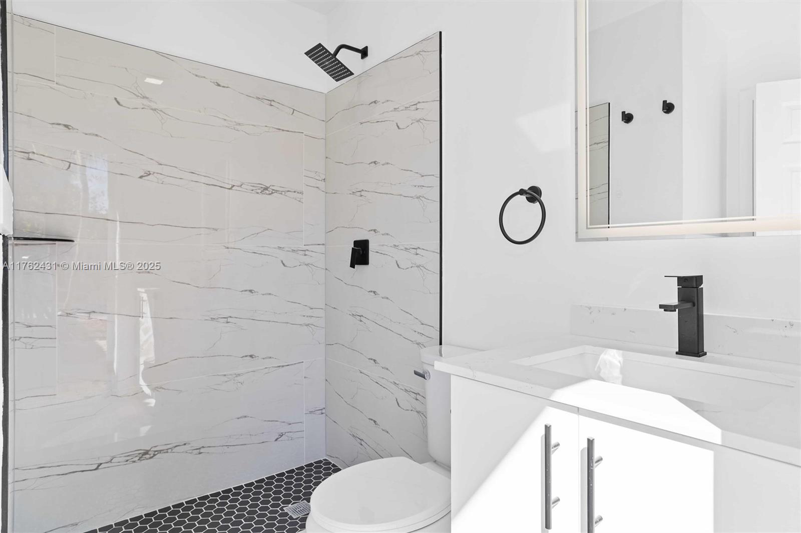 TWIN LAKES RESUB OF BLKS - Residential