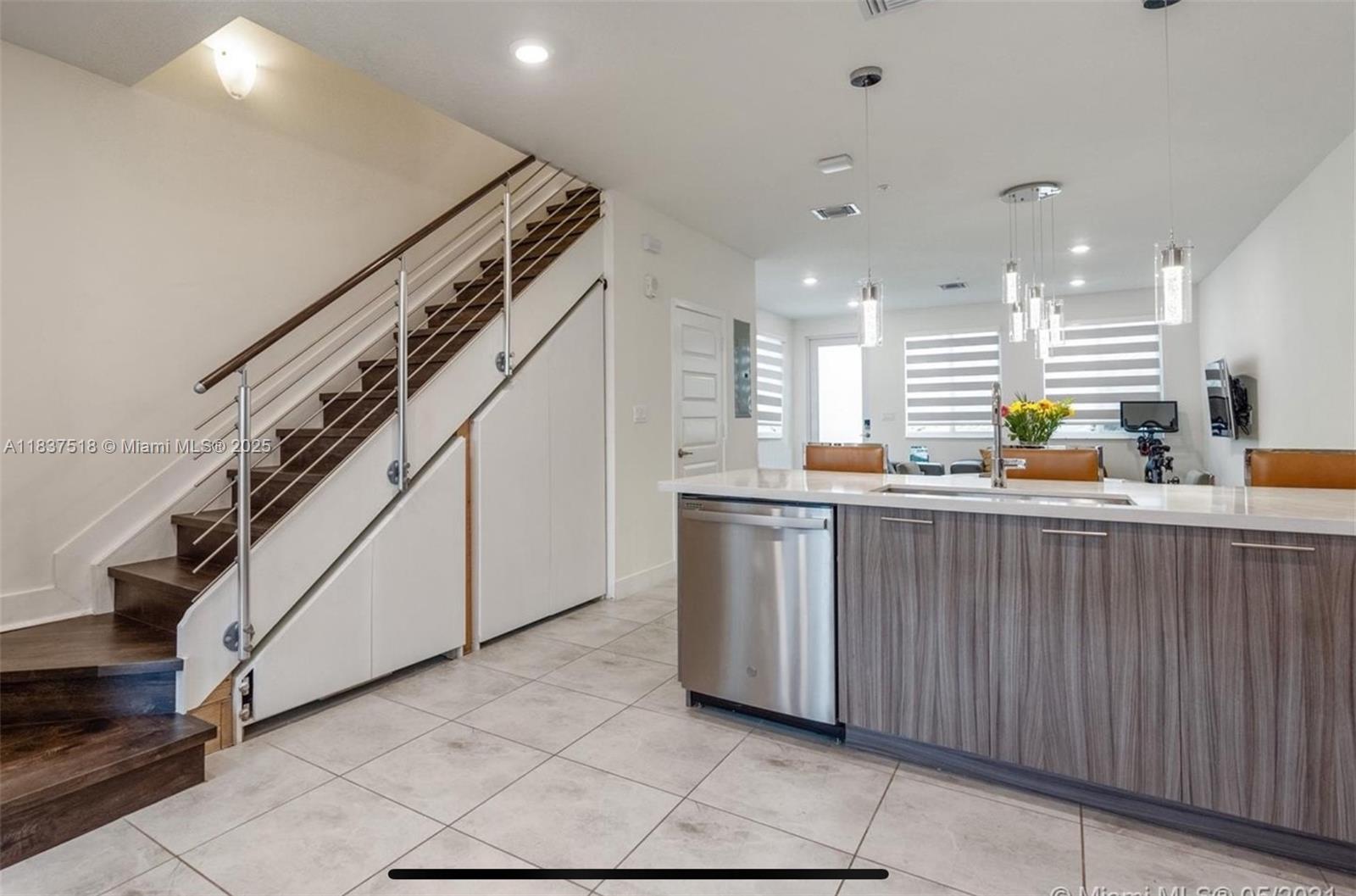 6421 NW 102nd Path 104
