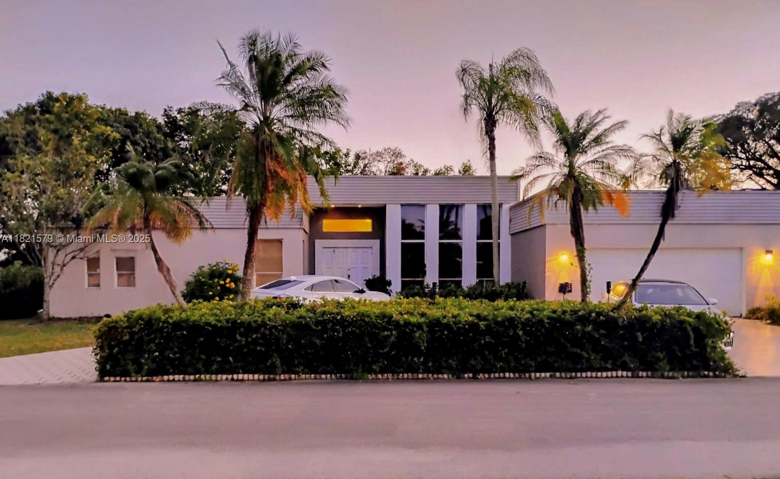 Property for Sale at 5706 White Hickory Cir, Tamarac, Broward County, Florida - Bedrooms: 4 
Bathrooms: 4  - $775,000