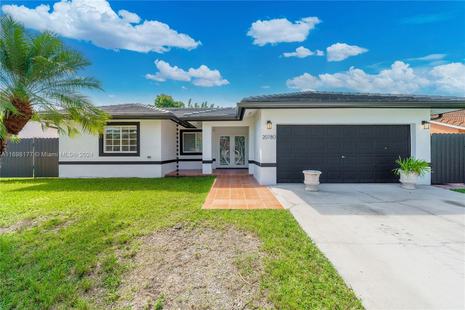 20780 Sw 129th Pl Pl, Miami, Broward County, Florida - 4 Bedrooms  
2 Bathrooms - 