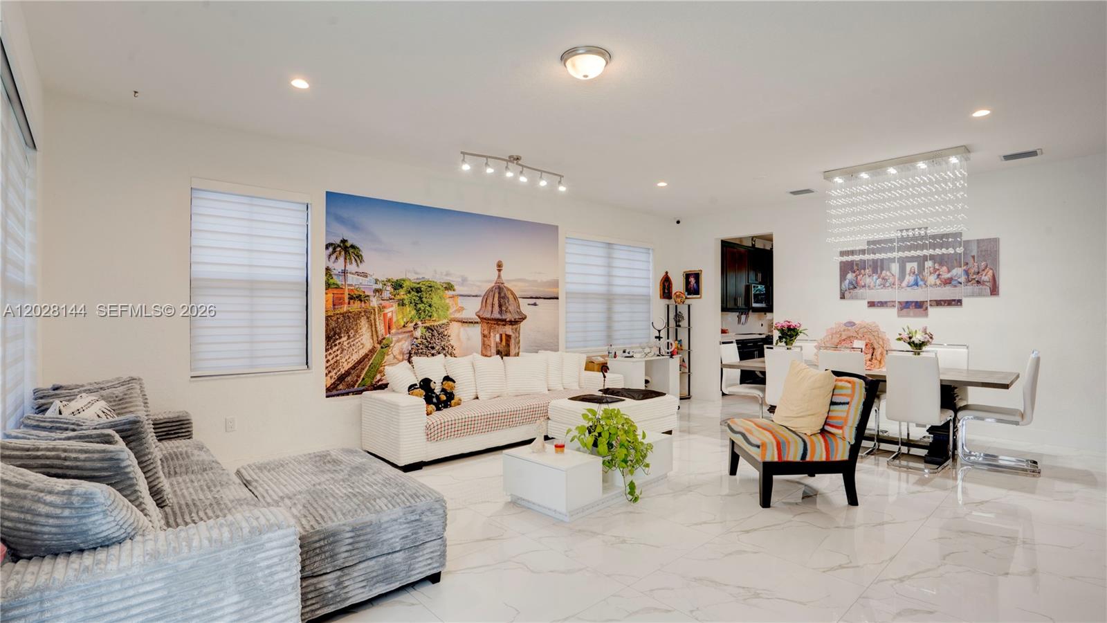 CYPRESS LAKE - Residential