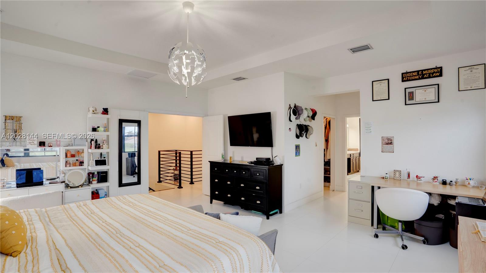 CYPRESS LAKE - Residential