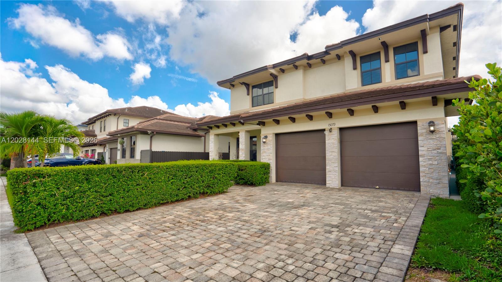 CYPRESS LAKE - Residential