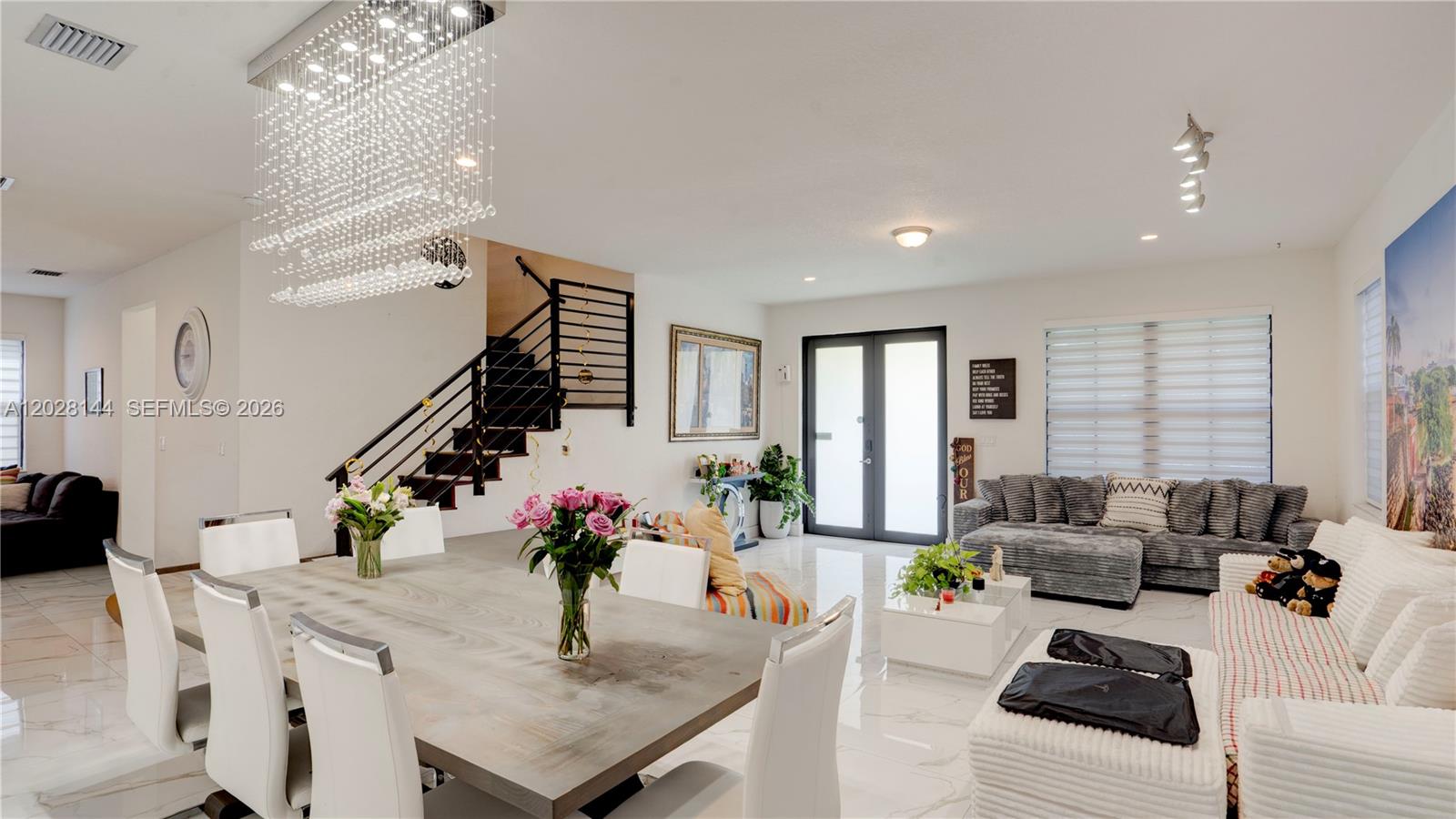 CYPRESS LAKE - Residential