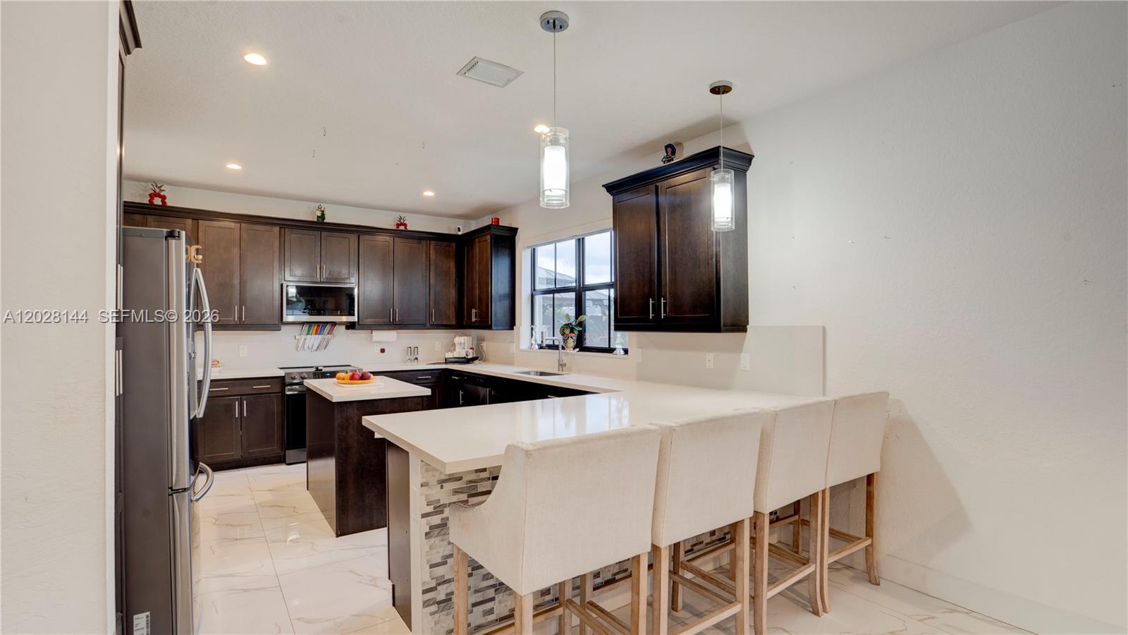 CYPRESS LAKE - Residential