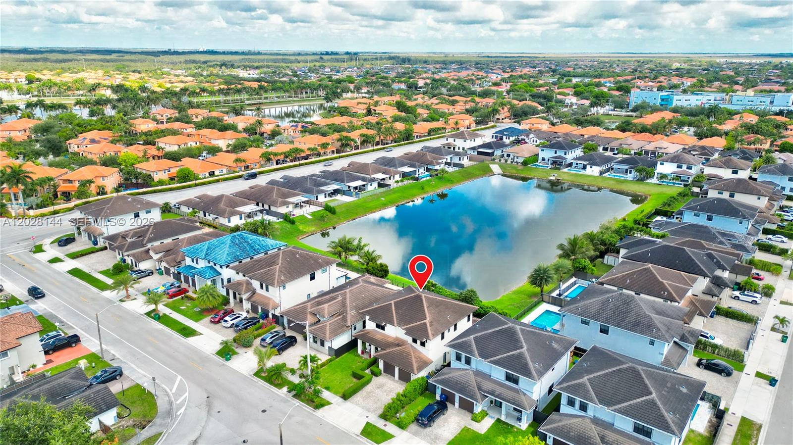 CYPRESS LAKE - Residential