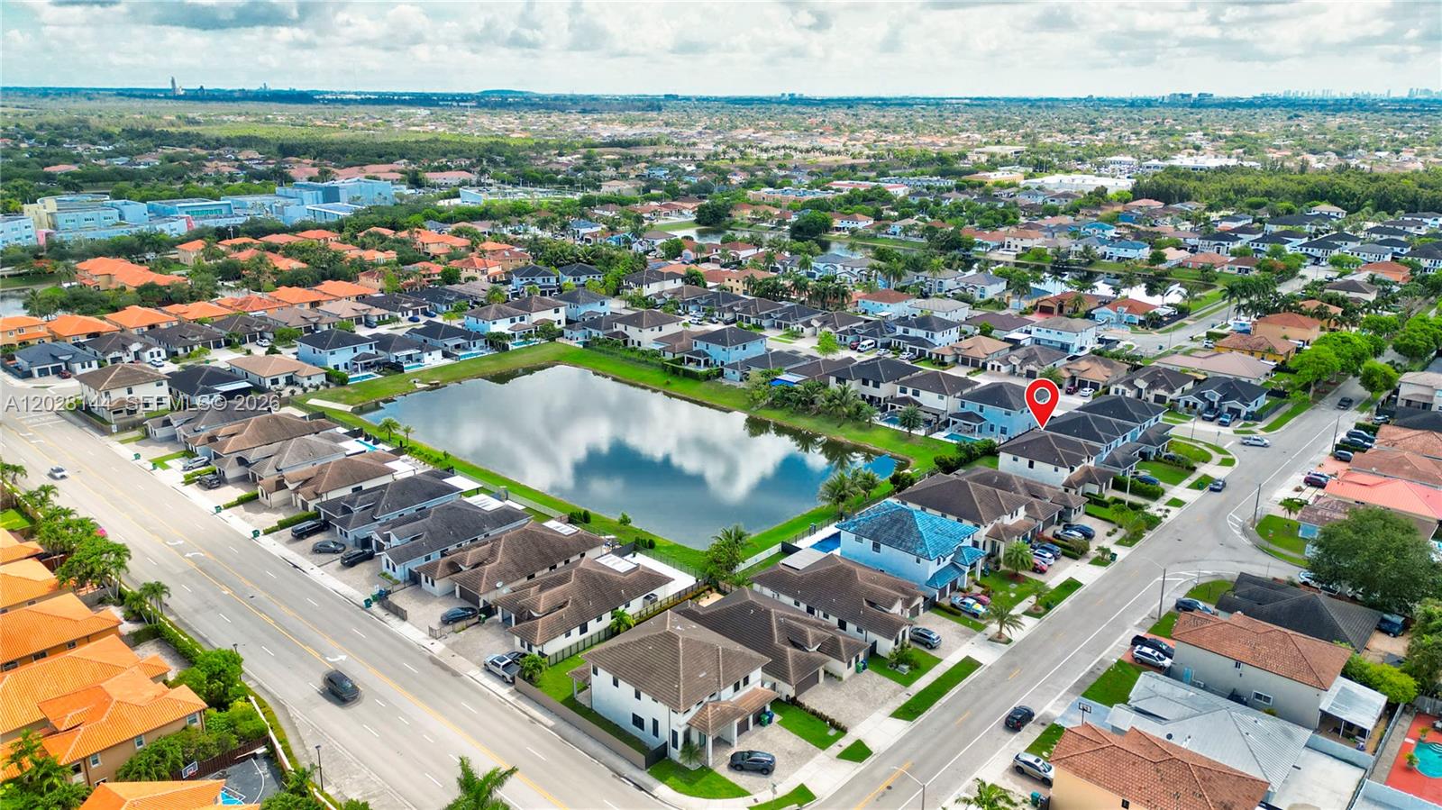 CYPRESS LAKE - Residential