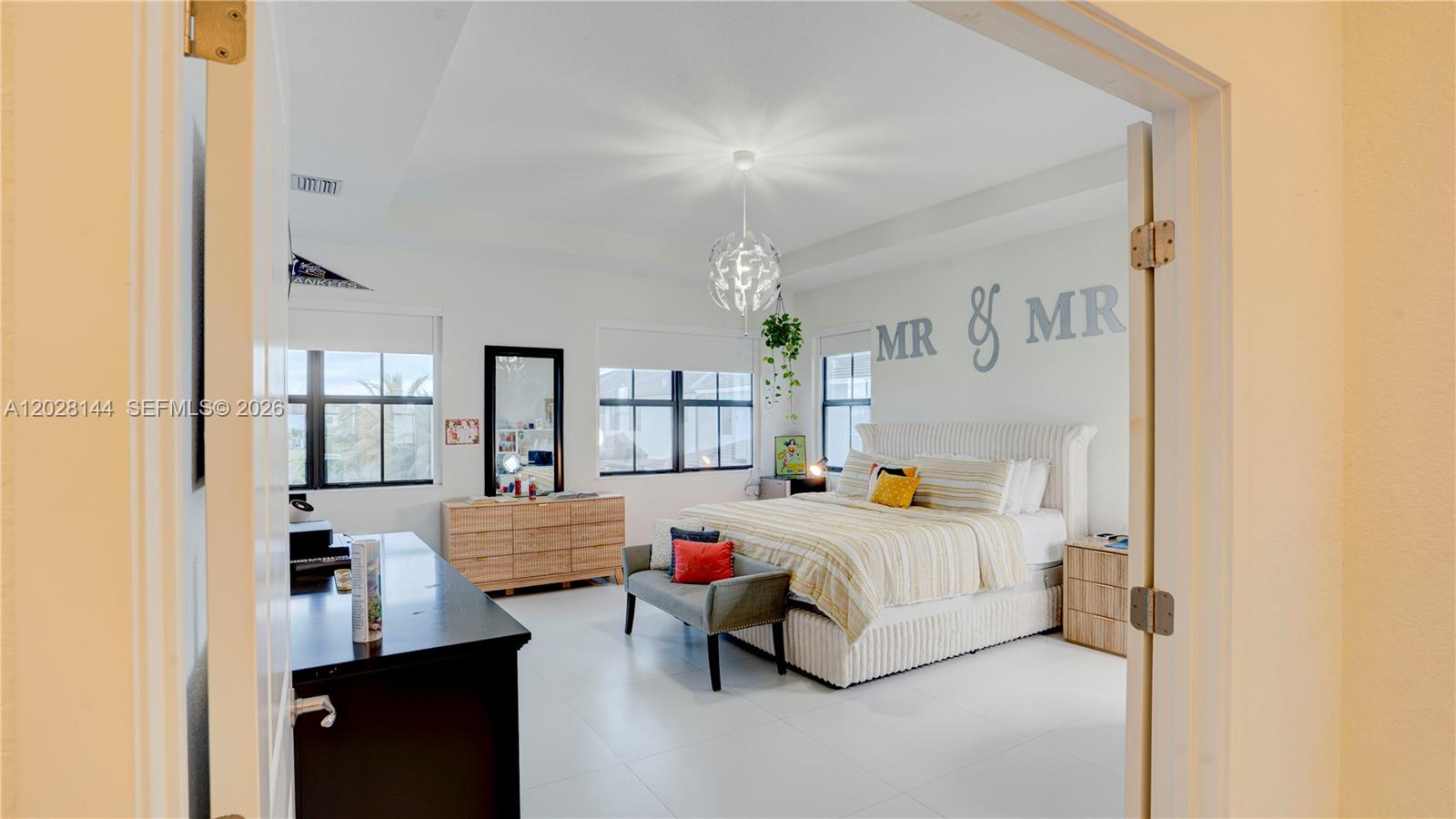 CYPRESS LAKE - Residential