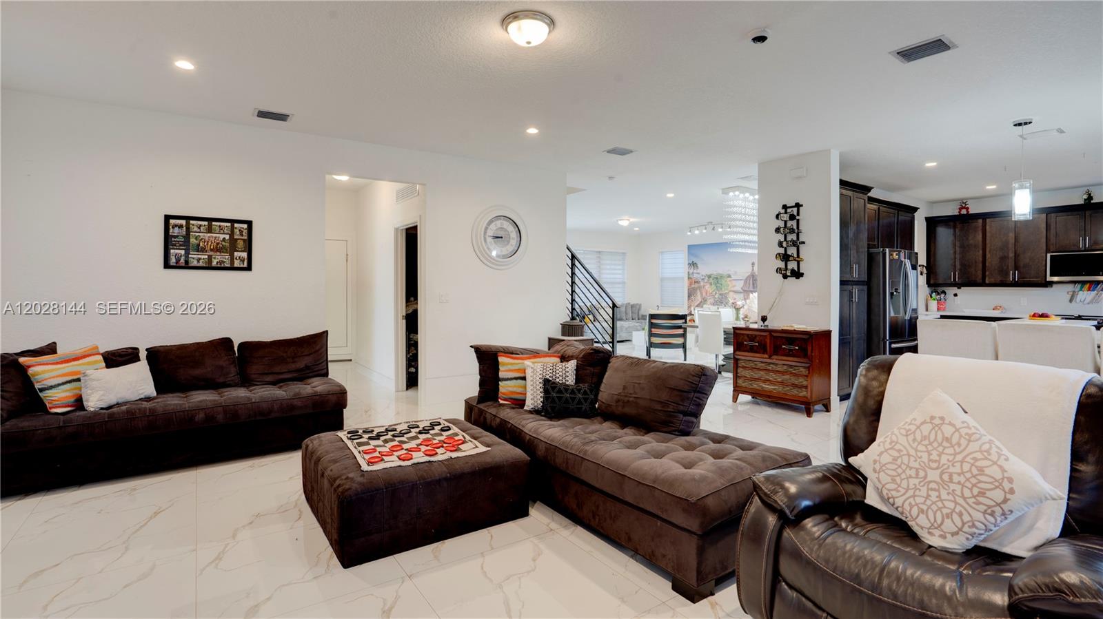CYPRESS LAKE - Residential