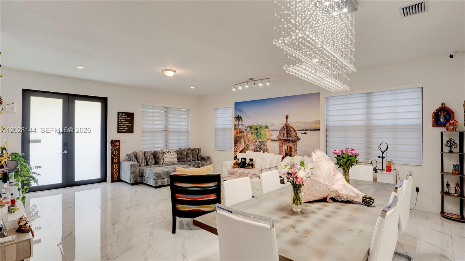 CYPRESS LAKE - Residential