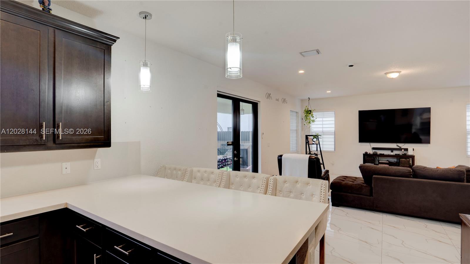 CYPRESS LAKE - Residential