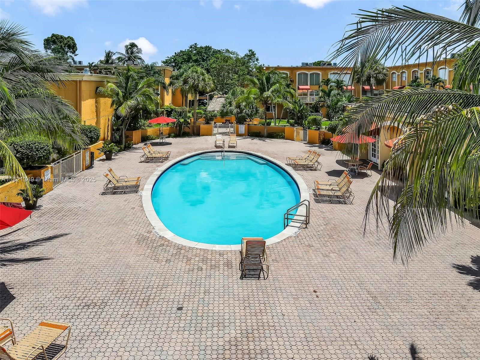 VENETIAN GARDENS AT COUNT - Residential