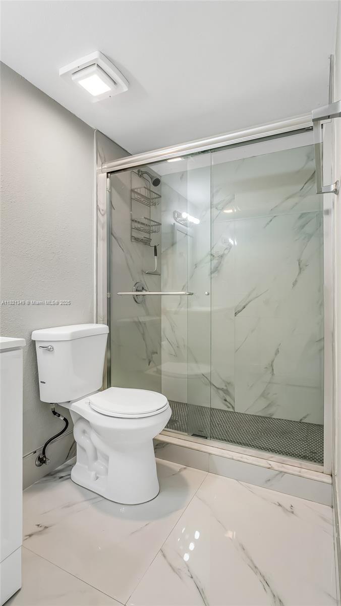 VENETIAN GARDENS AT COUNT - Residential