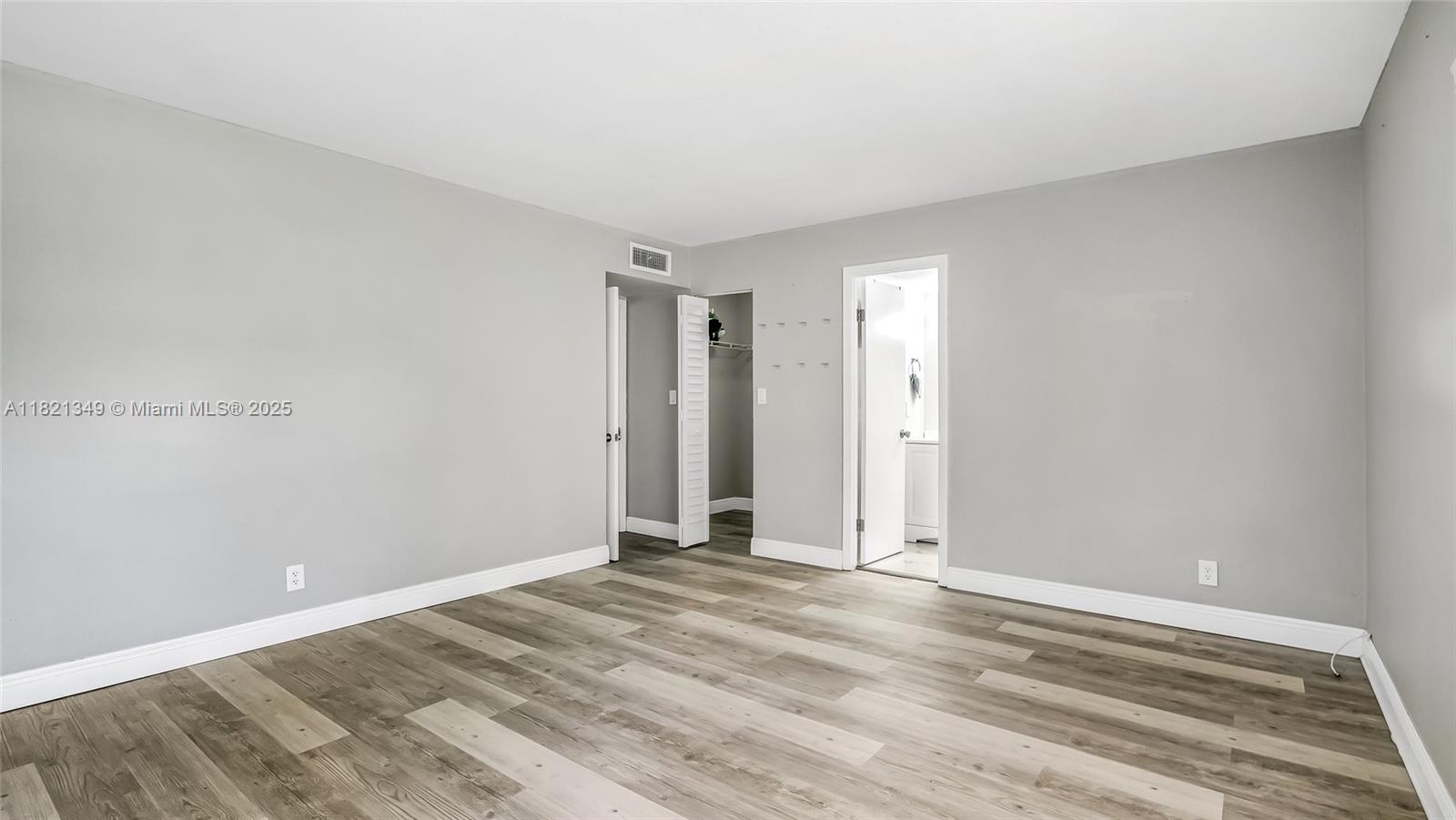 VENETIAN GARDENS AT COUNT - Residential