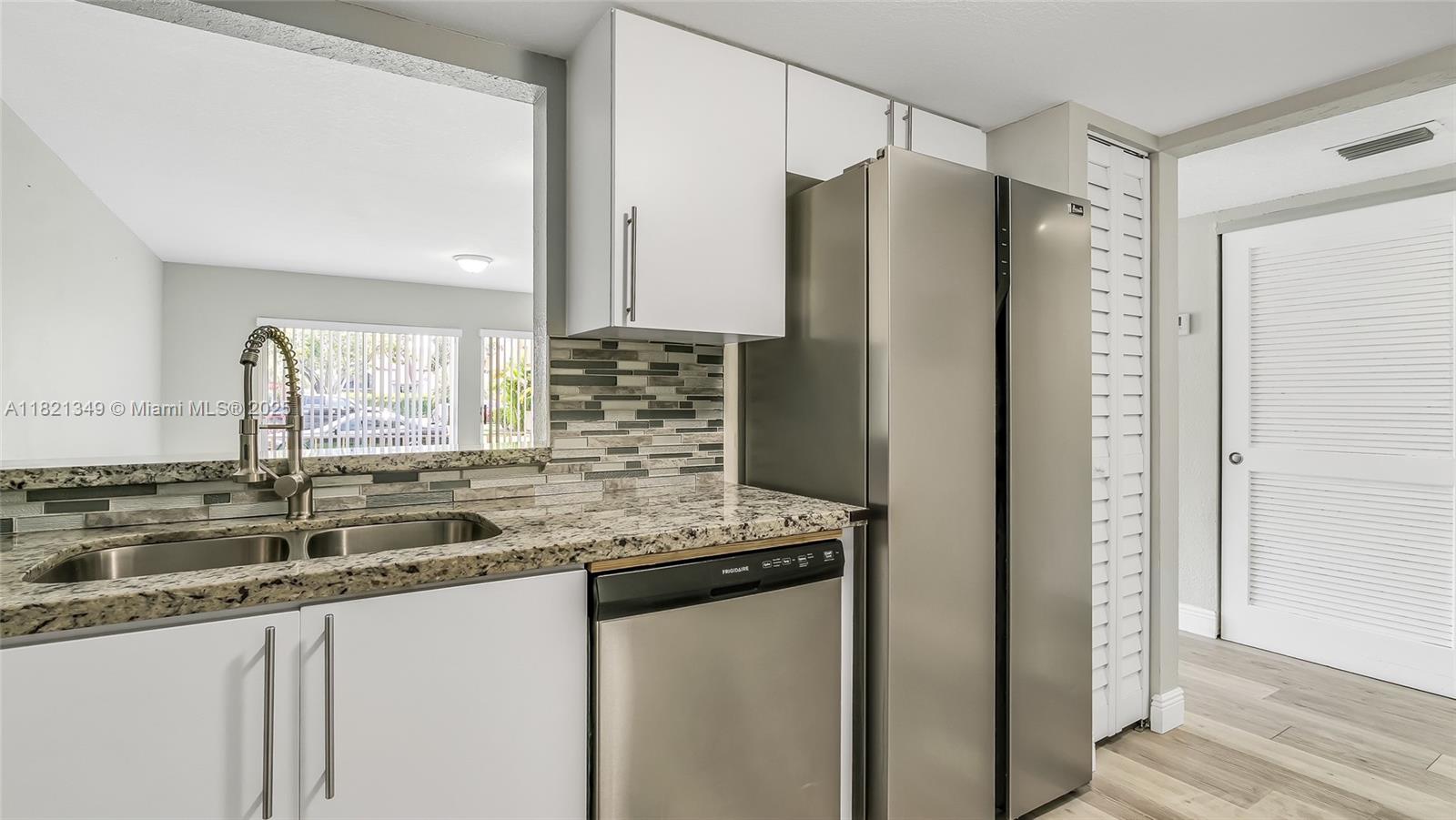 VENETIAN GARDENS AT COUNT - Residential