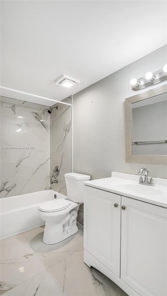 VENETIAN GARDENS AT COUNT - Residential