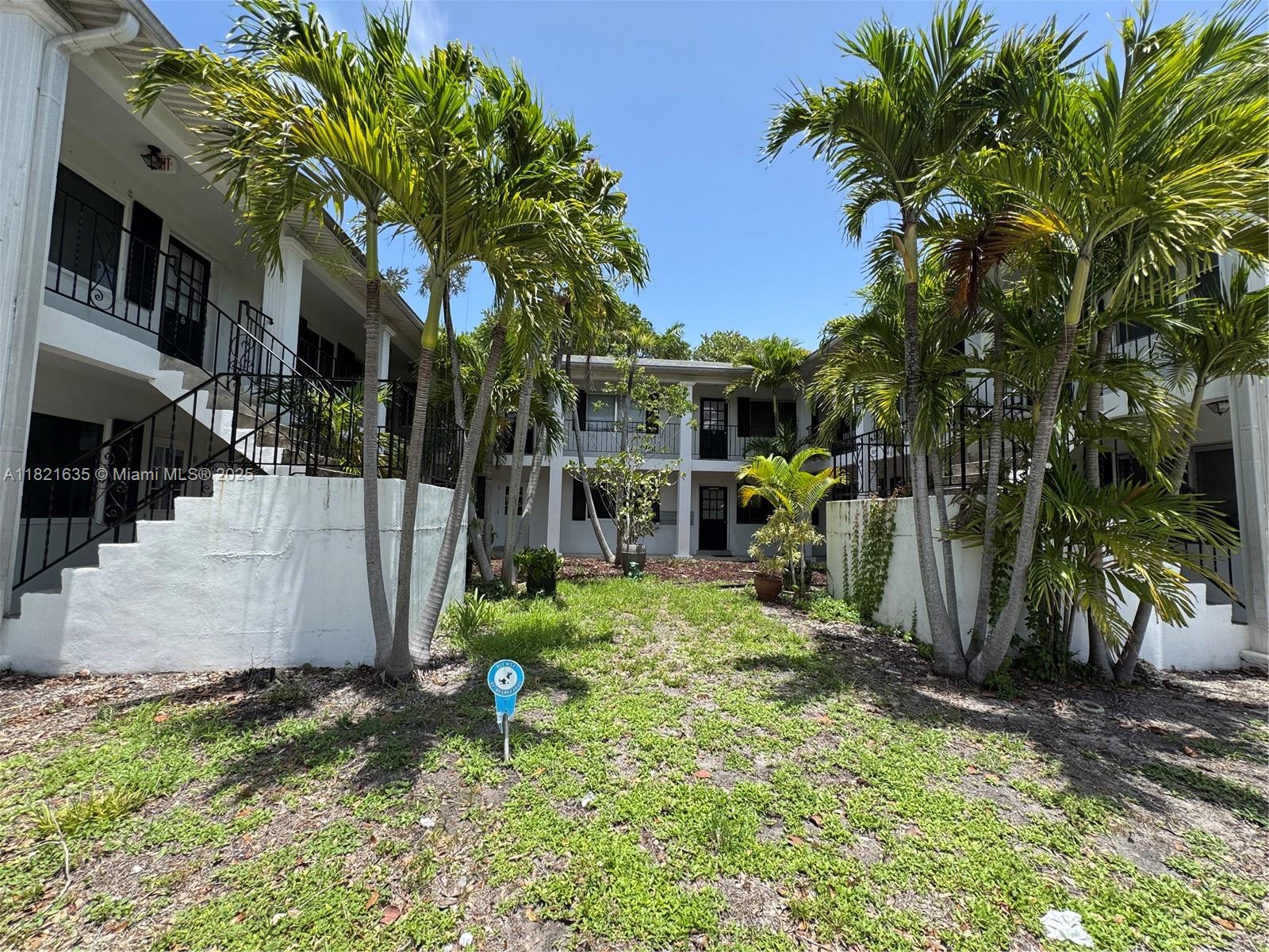 Rental Property at 707 S 19th Ave 2, Hollywood, Broward County, Florida - Bedrooms: 1 
Bathrooms: 1  - $2,000 MO.
