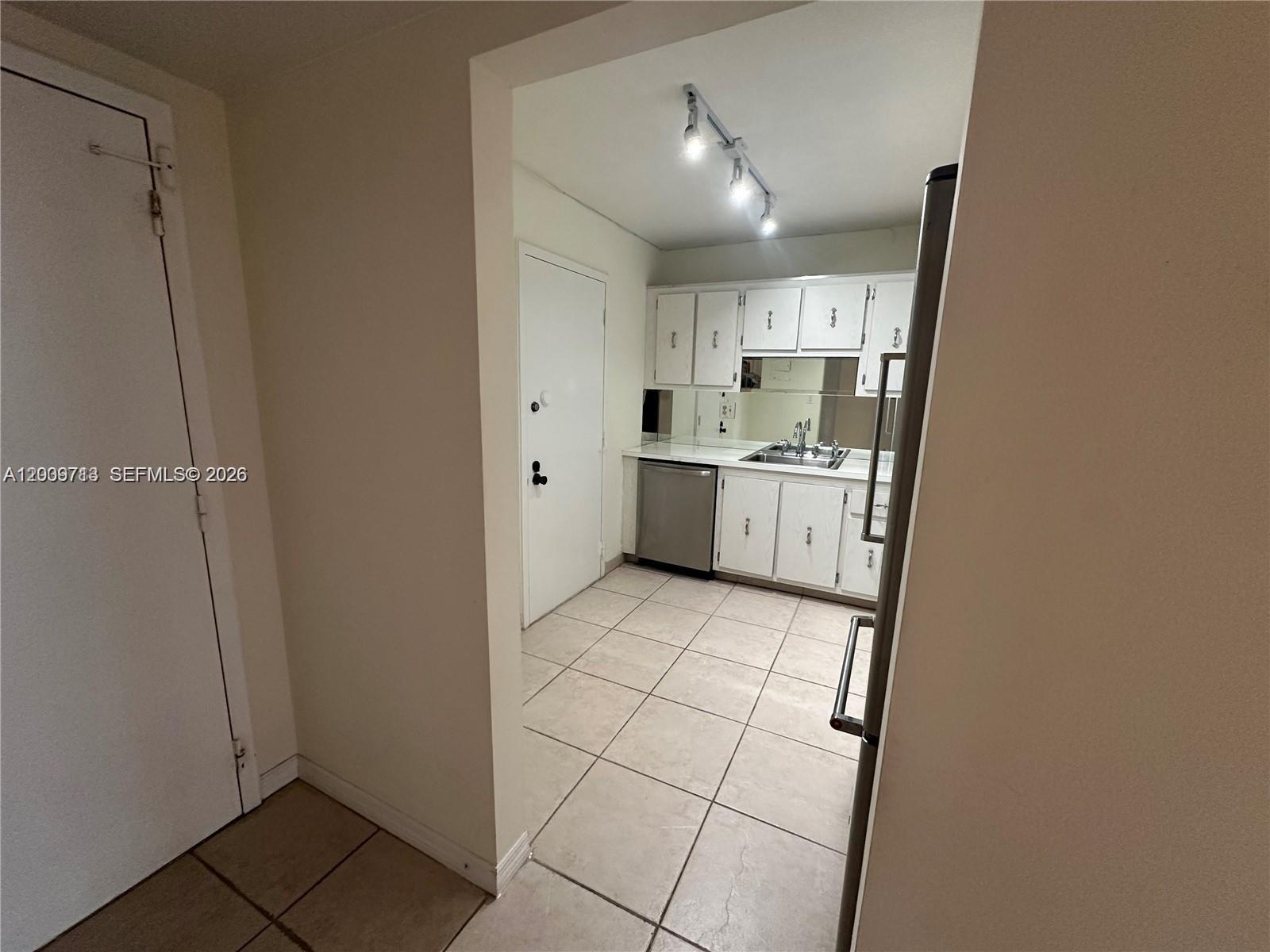 OLYMPUS CONDO PHASE - Residential