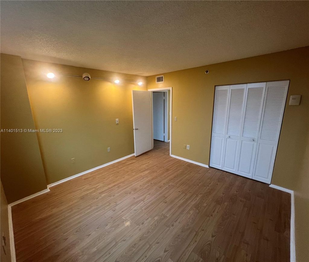 Photo of 919 Hillcrest Dr #509, Hollywood, FL 33021 (MLS # A11401513)