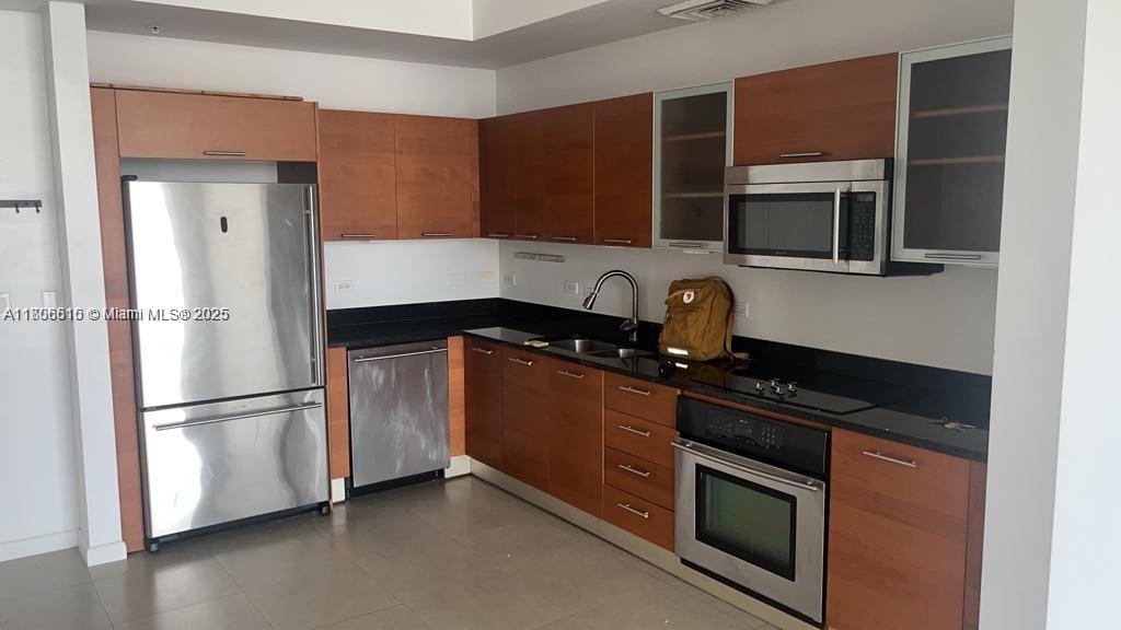 3470 E Coast Ave H2003