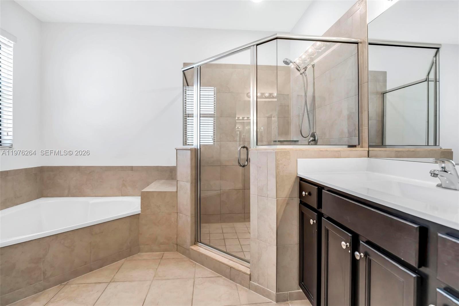 AQUABELLA SECTION ONE - Residential