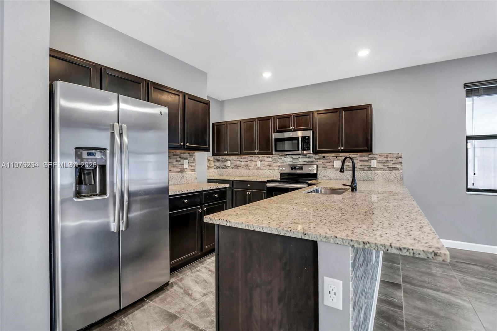 AQUABELLA SECTION ONE - Residential