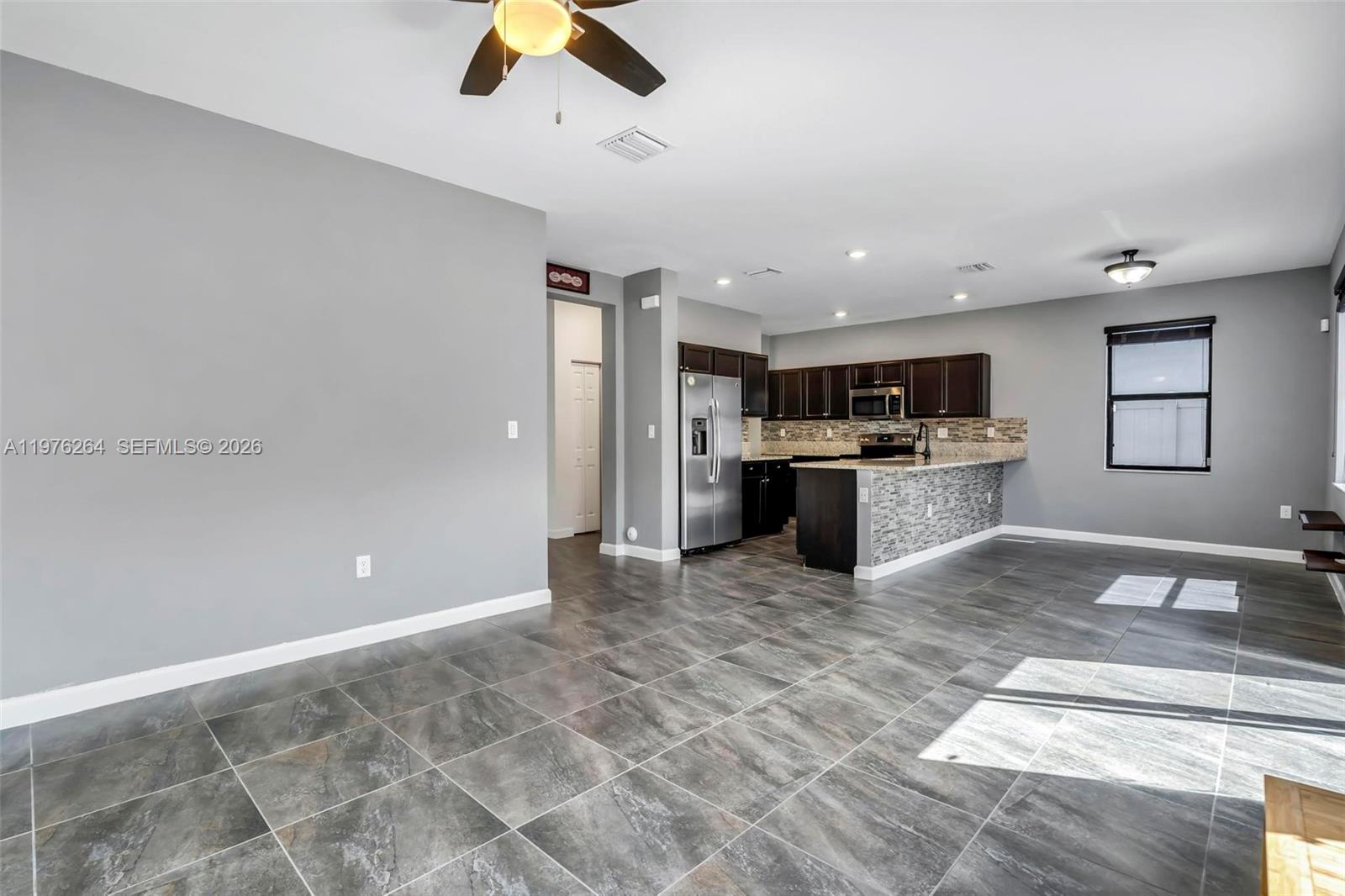 AQUABELLA SECTION ONE - Residential