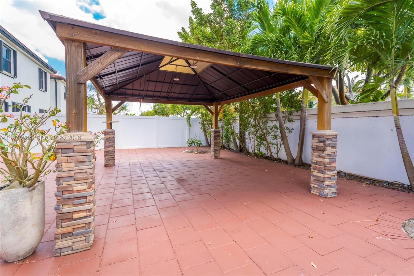 AQUABELLA SECTION ONE - Residential