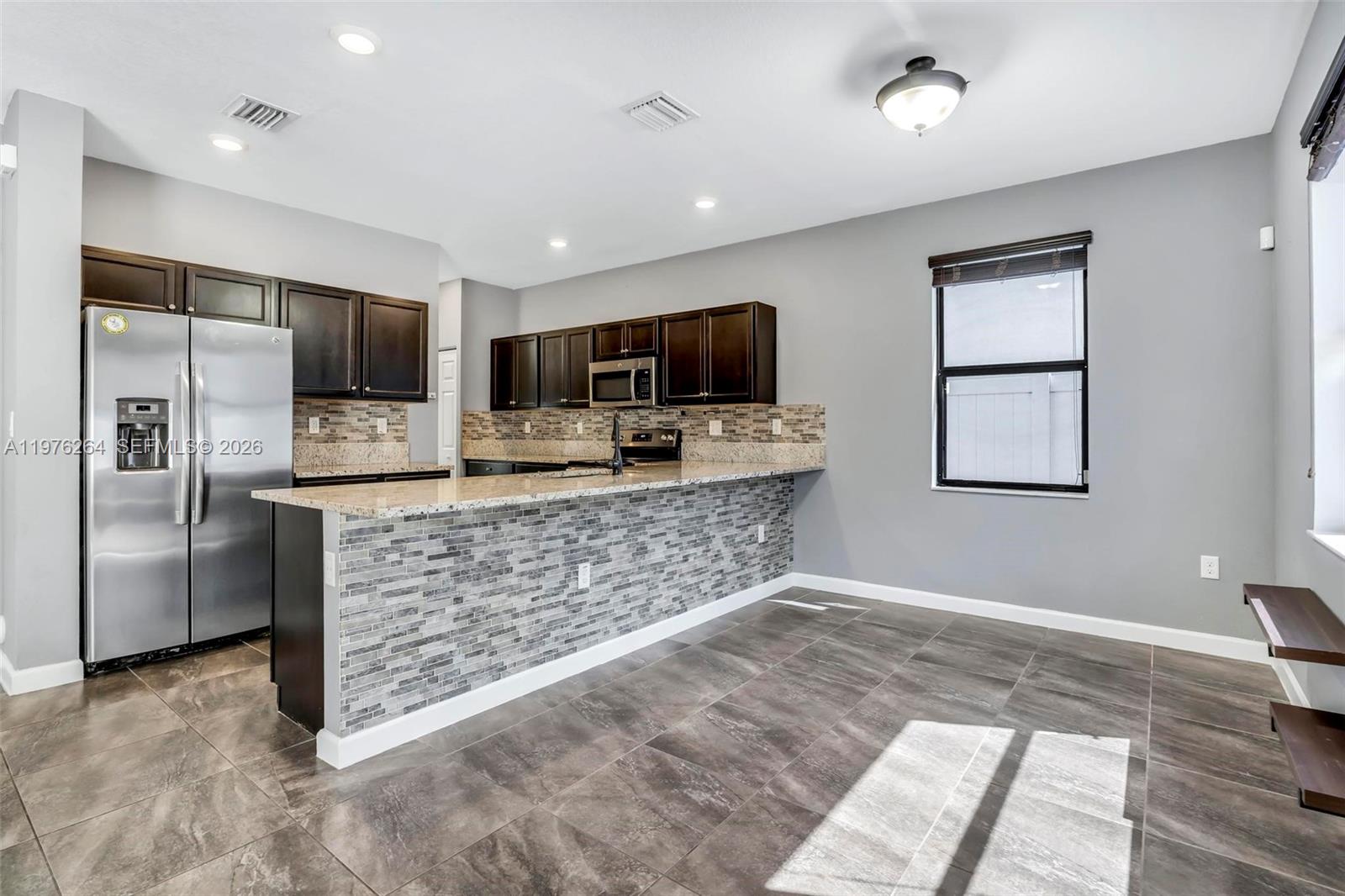 AQUABELLA SECTION ONE - Residential