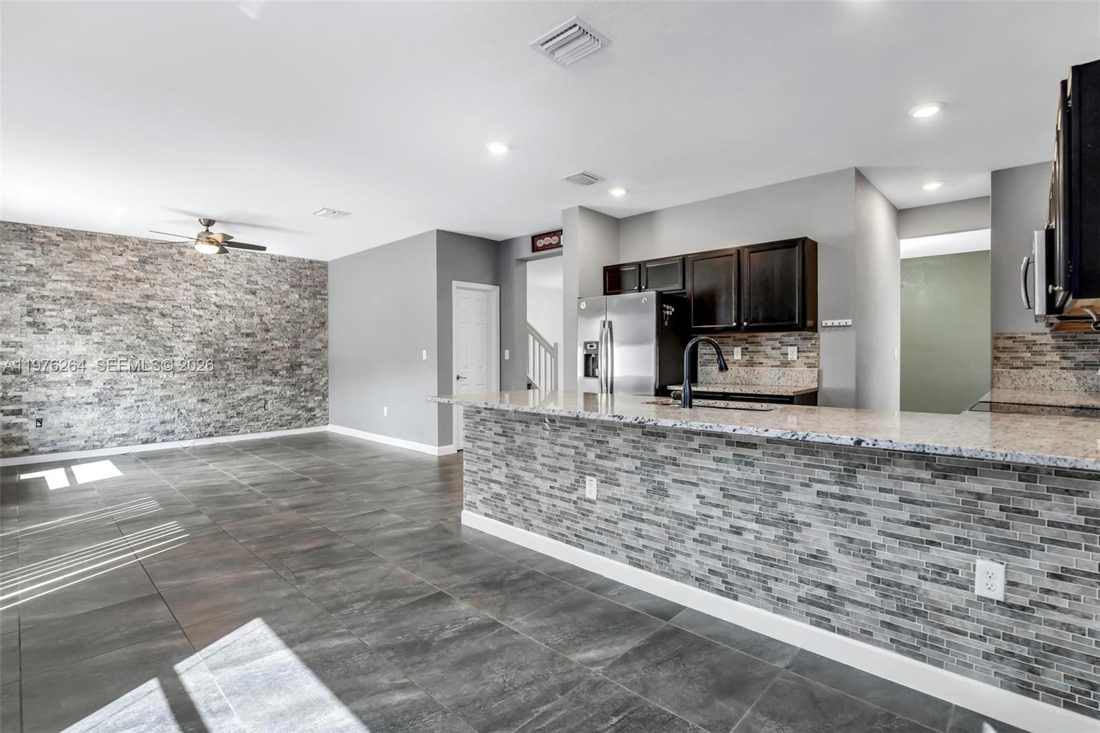 AQUABELLA SECTION ONE - Residential