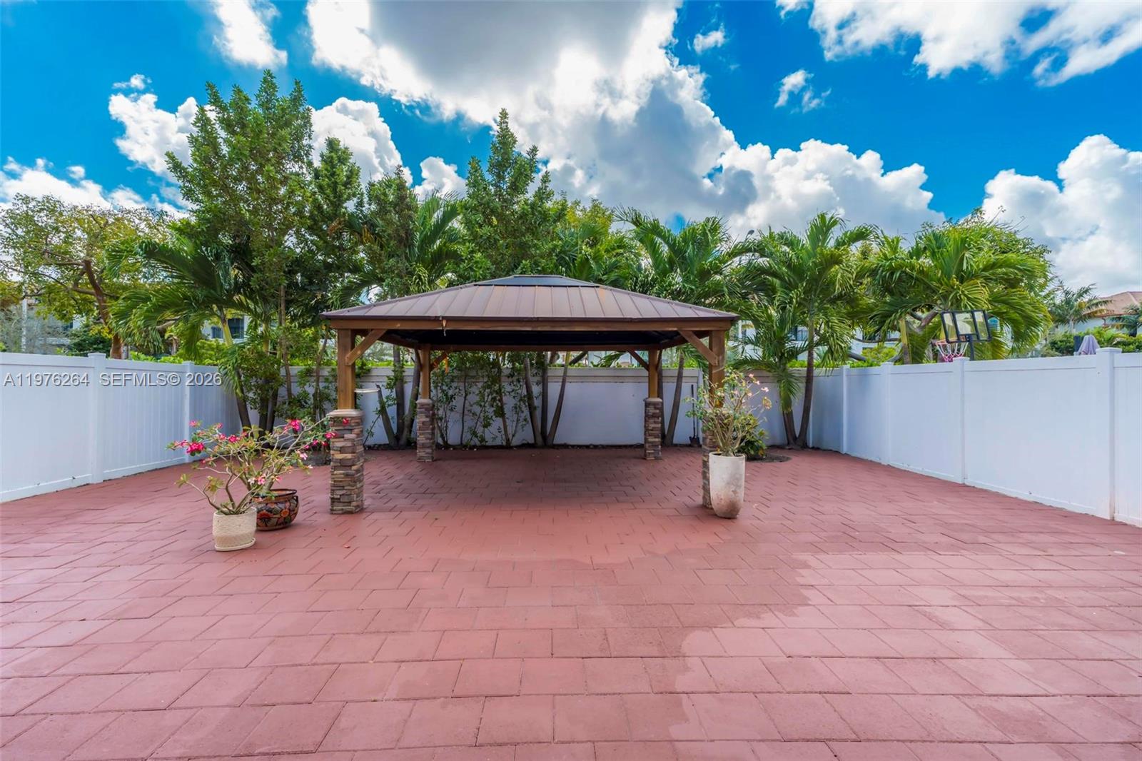 AQUABELLA SECTION ONE - Residential