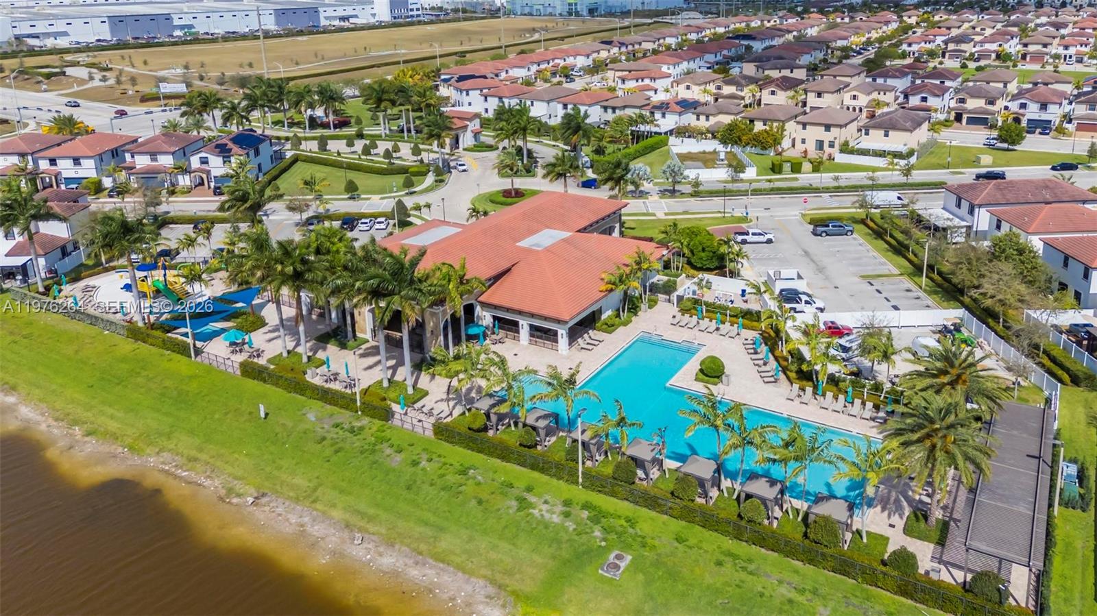 AQUABELLA SECTION ONE - Residential