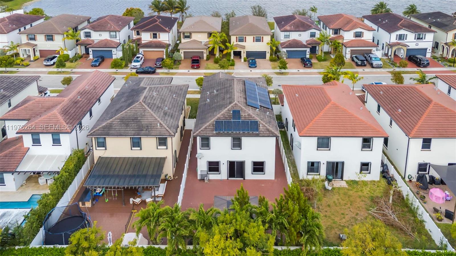 AQUABELLA SECTION ONE - Residential