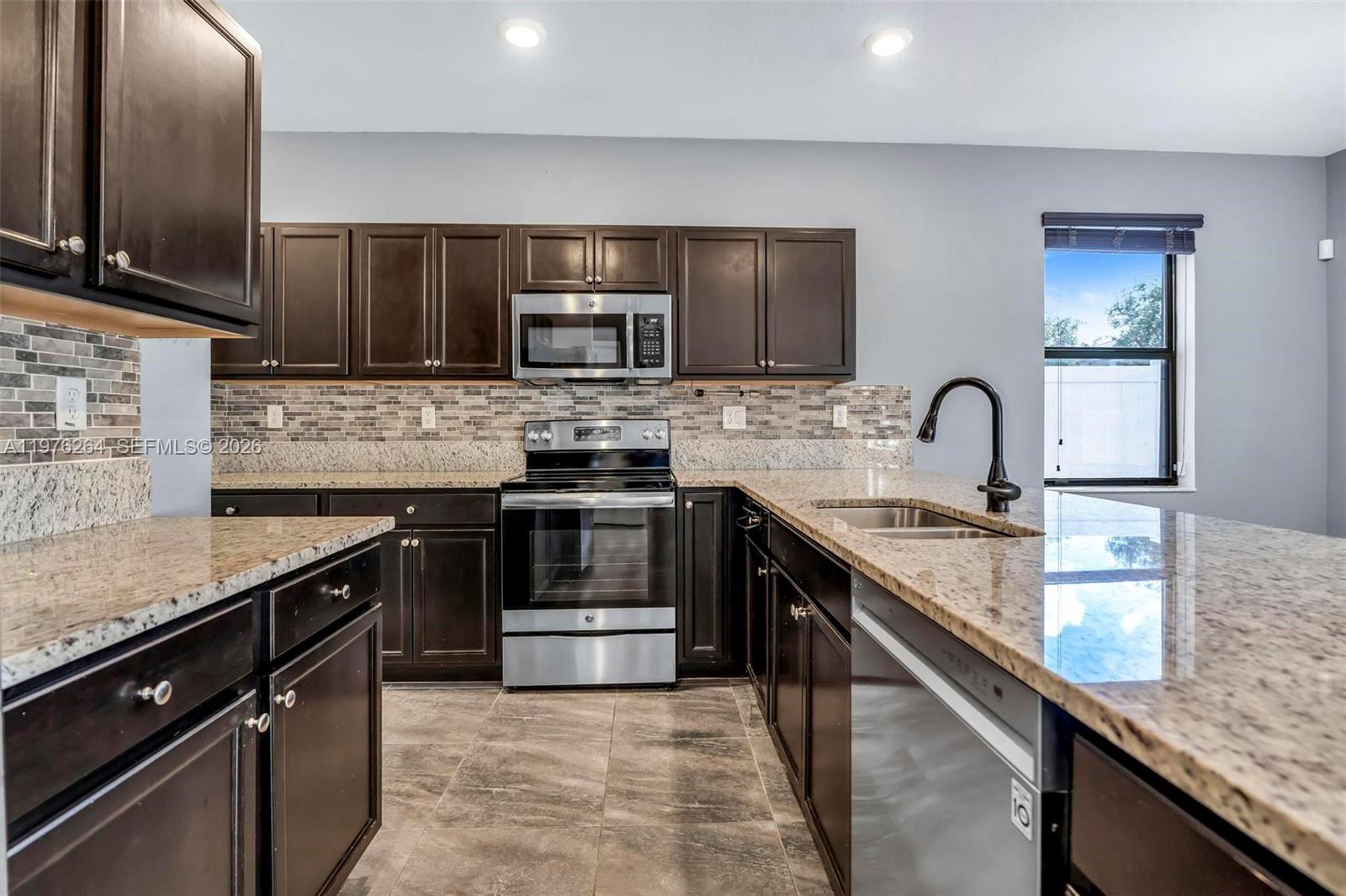 AQUABELLA SECTION ONE - Residential